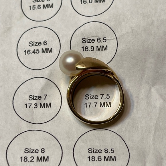 Genuine gold and pearl ring with diamond accents - Picture 7 of 9